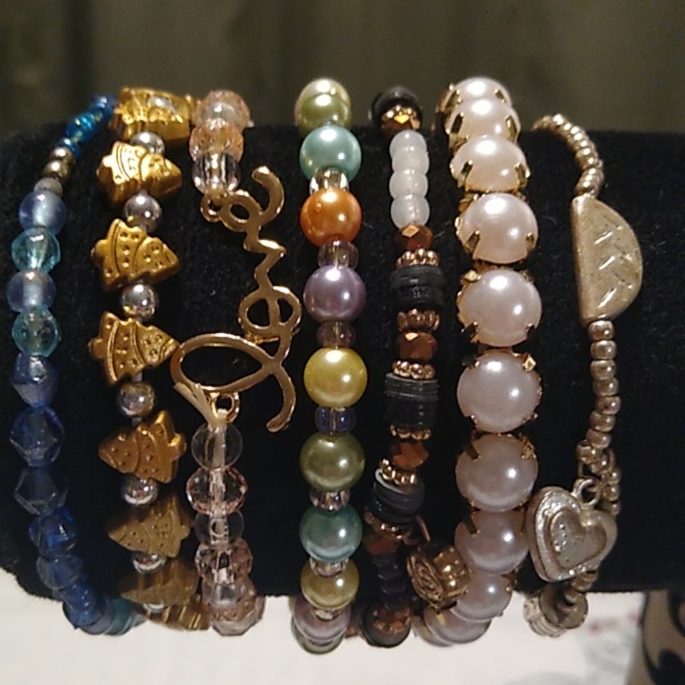 7 Fashion Beaded Stretch Bracelets***HOST PICK***03/26/23